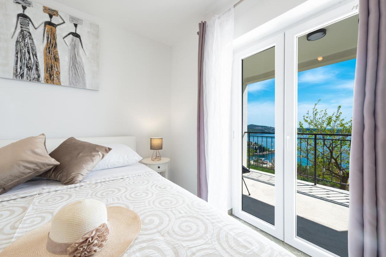Golden Seaview Holiday Home Mlini Luaran gambar