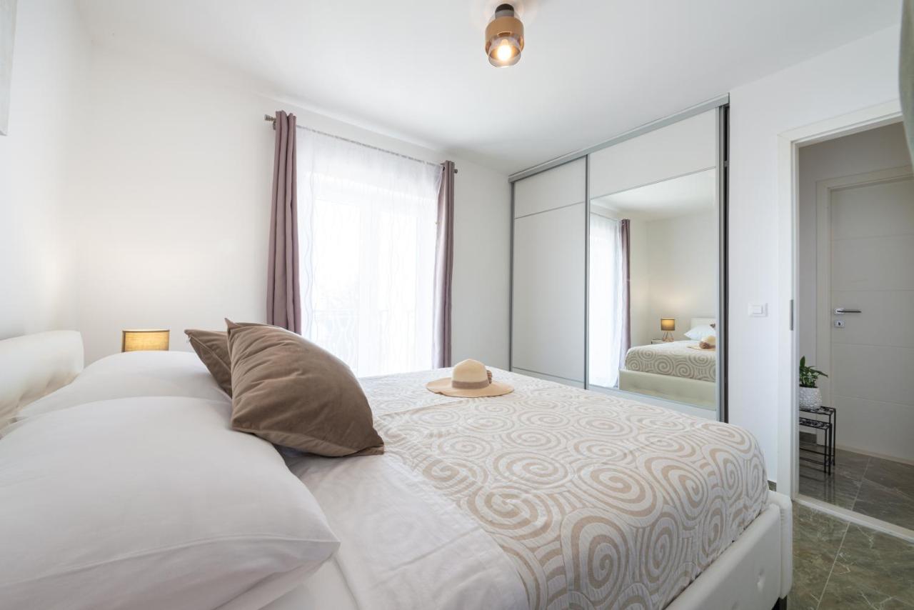 Golden Seaview Holiday Home Mlini Luaran gambar