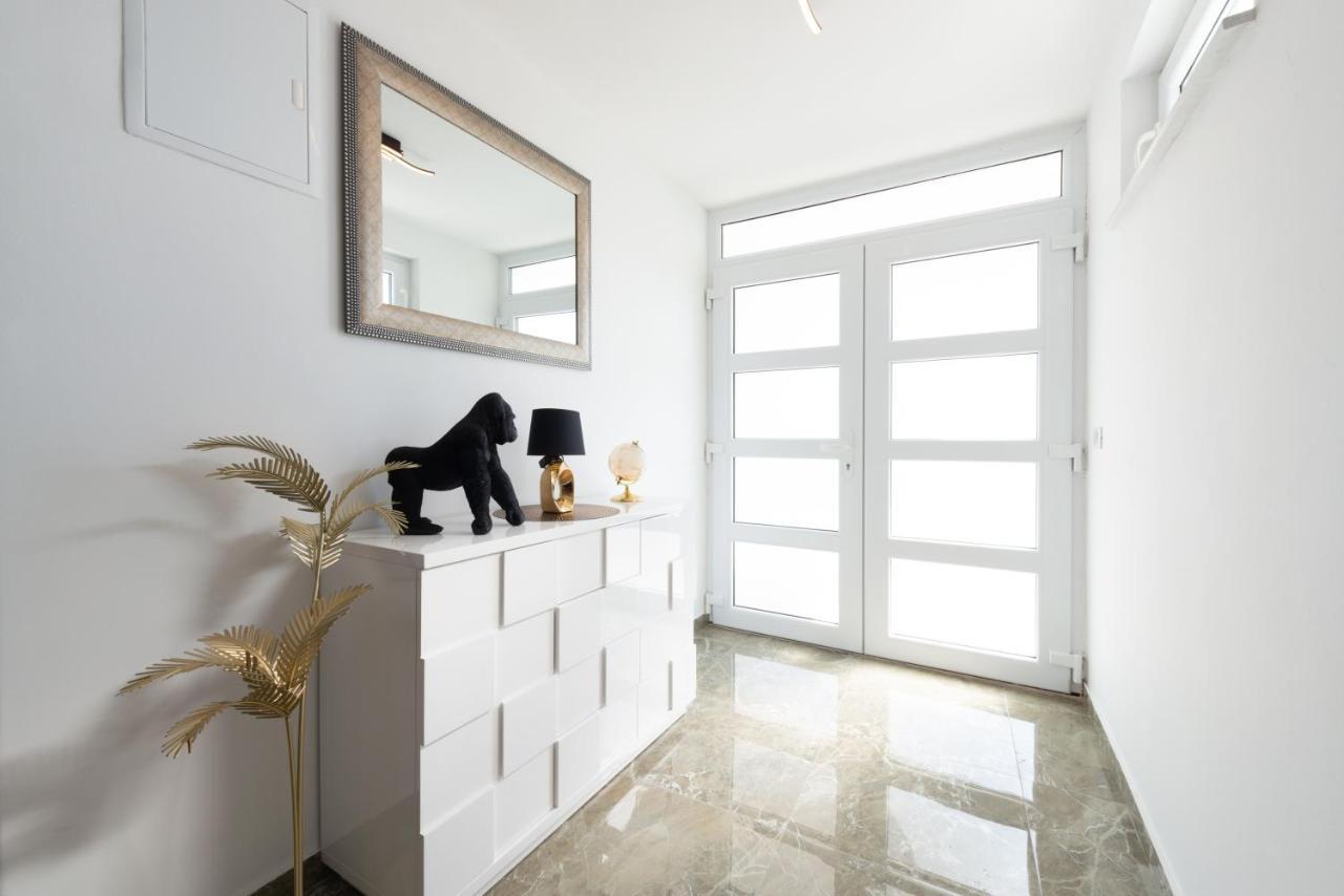 Golden Seaview Holiday Home Mlini Luaran gambar