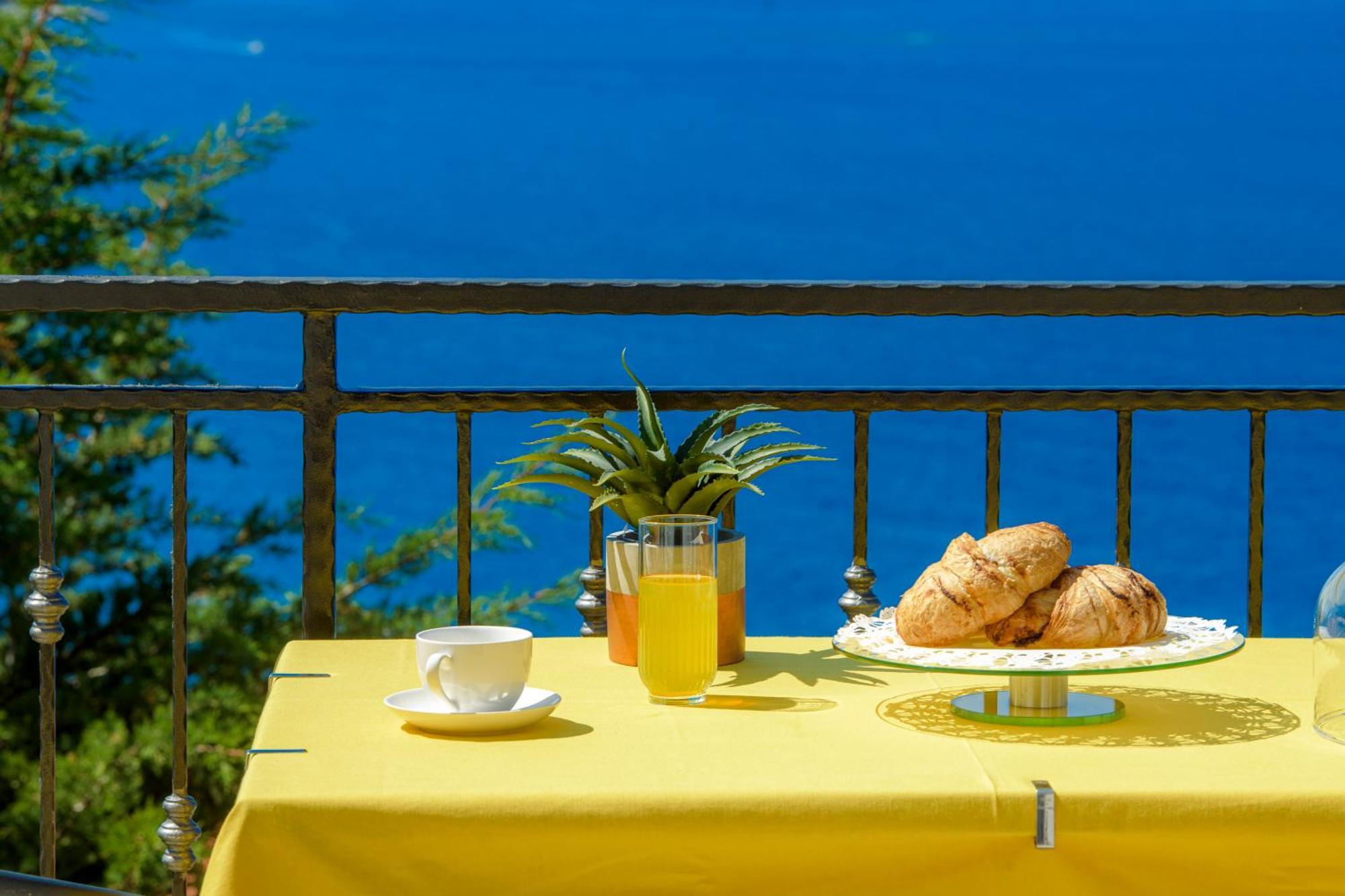 Golden Seaview Holiday Home Mlini Bilik gambar