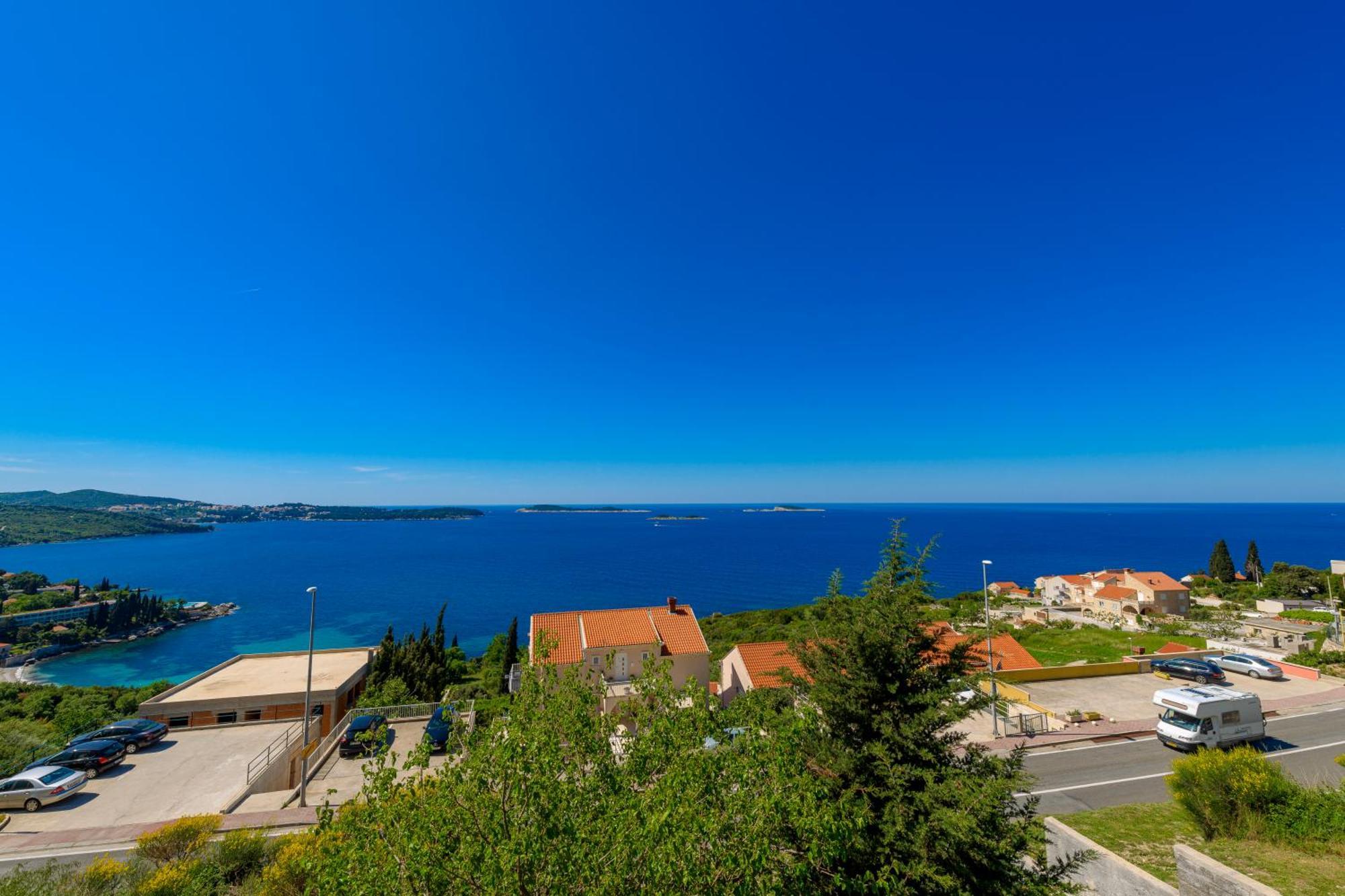 Golden Seaview Holiday Home Mlini Bilik gambar
