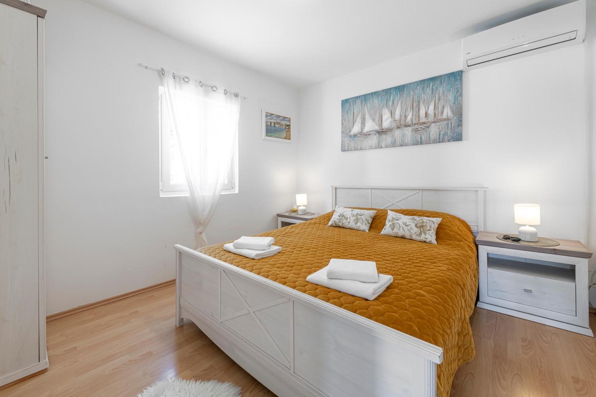 Golden Seaview Holiday Home Mlini Bilik gambar
